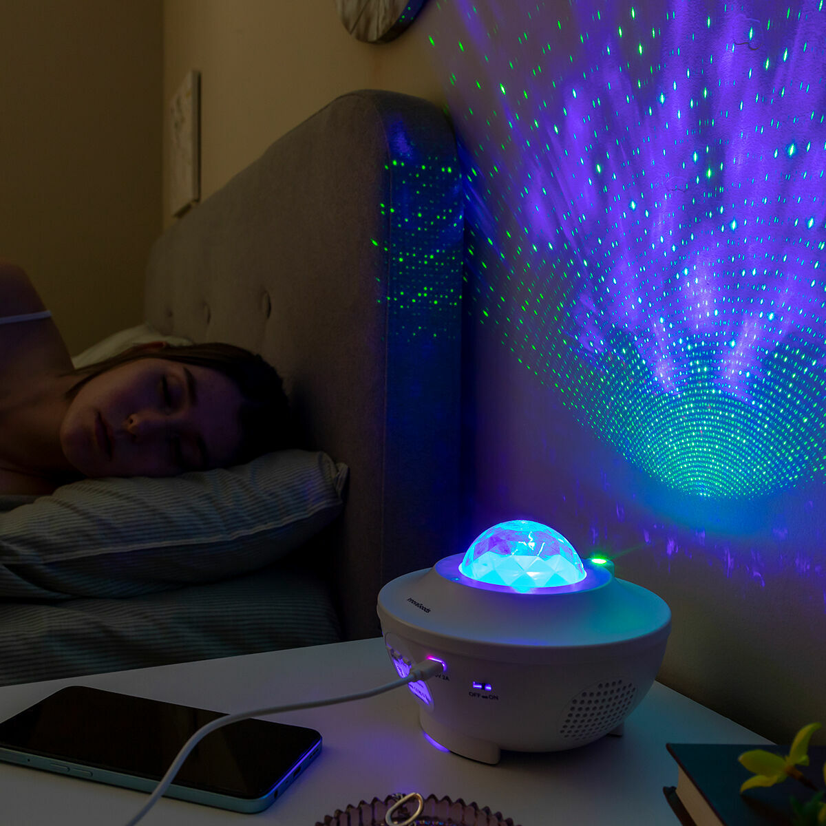 Projecteur étoiles LED blanc avec haut-parleur Bluetooth et télécommande
